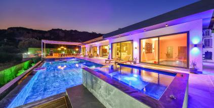 Villa Free