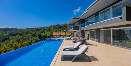 Villa Velaris