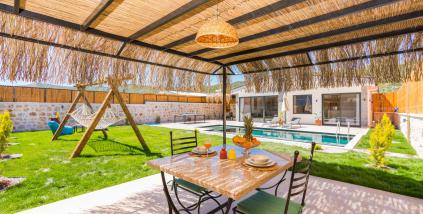 Villa Daphne Balayı