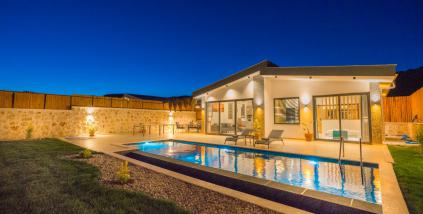 Villa Daphne Balayı