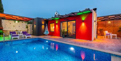 Villa Gece Üzümlü