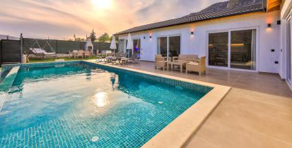 Villa Tawny