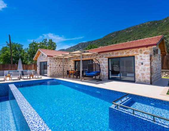 Villa Adeya