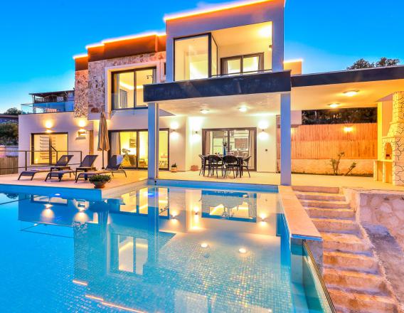 Villa Lares House