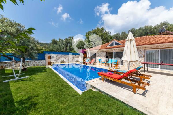 Kalkan Bölgesinde Özel Havuzlu Tatil Villası