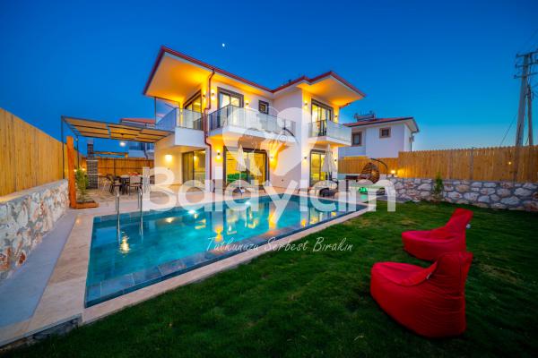 Kaş Bölgesinde Jakuzili Tatil Villası
