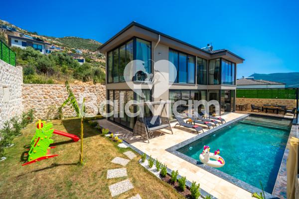Kalkan Bölgesinde 2025 Yılı Yapımı Lüx Villa