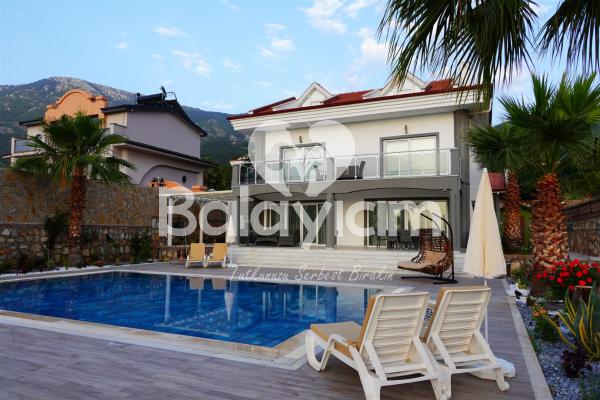 Fethiye Bölgesinde Geniş Aileler İçin Uygun Tatil Villası