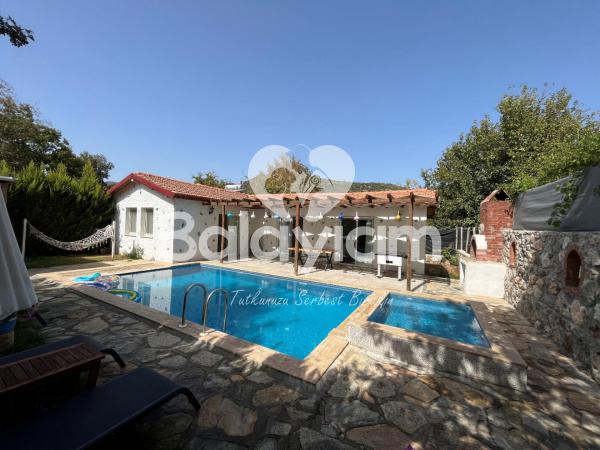 Fethiye Bölgesinde Şık Tasarıma Sahip Tatil Villası