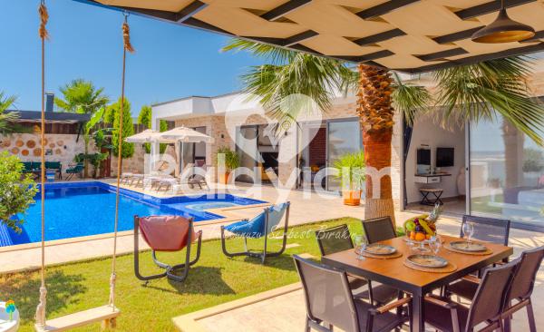 Kalkan Bölgesinde Lüx Tasarıma Tatil Villası