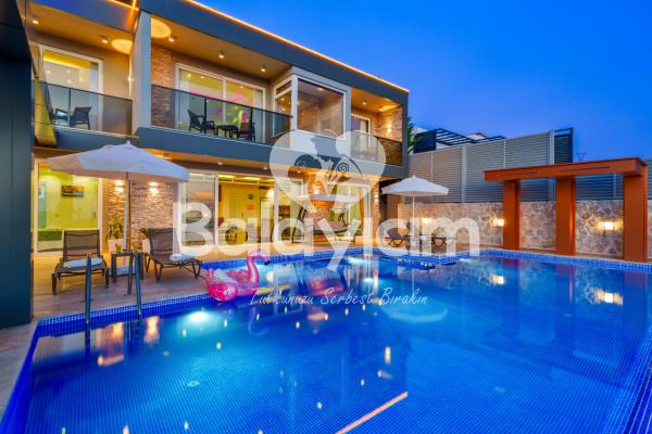 Kalkan Bölgesinde Sıradışı Tasarıma Sahip Villa